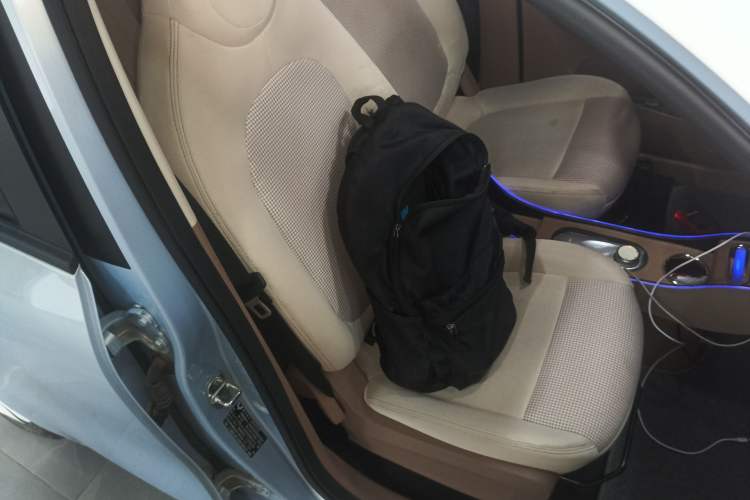 Used Wuling Hongguang MINIEV 2025 Four-Door Version Premium Edition Right Front Seat