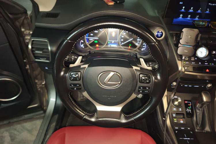 Used Lexus NX 2018 300h Front-Drive FENGSHANG Version China VI Standard
