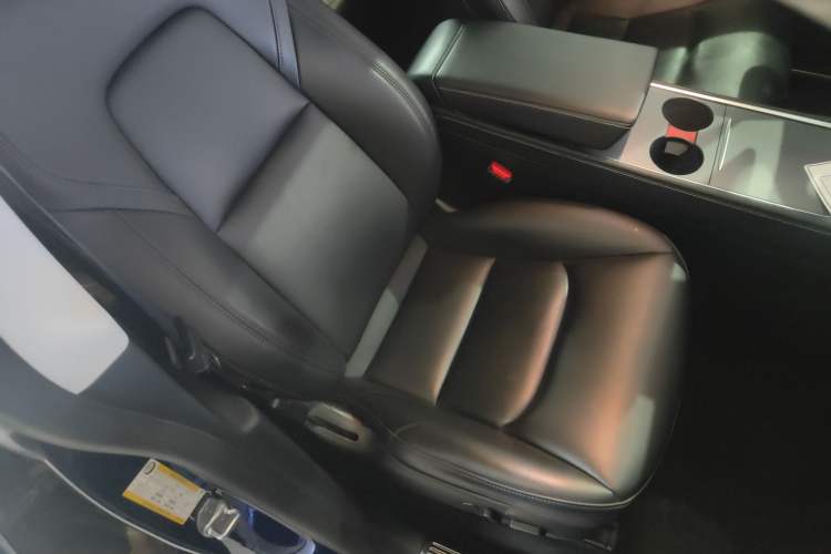 Used Tesla Model Y 2021 Long-Range All-Wheel-Drive Version 3D7
