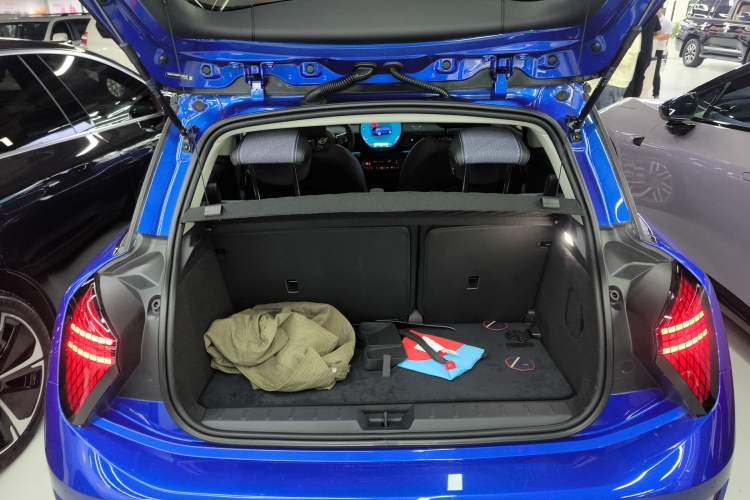 Used MINI Electric COOPER 2024 456km COOPER E Classic Edition Trunk