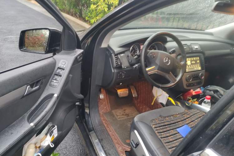 Used Mercedes-Benz R-Class 2014 R 320 4MATIC Business Model Driver Seat