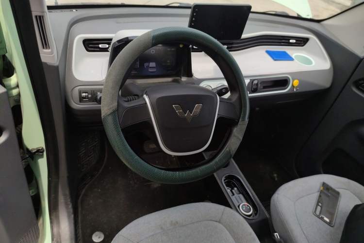 Used Wuling Hongguang MINIEV 2021 Macaron Premium Model – Lithium-NMC Steering Wheel