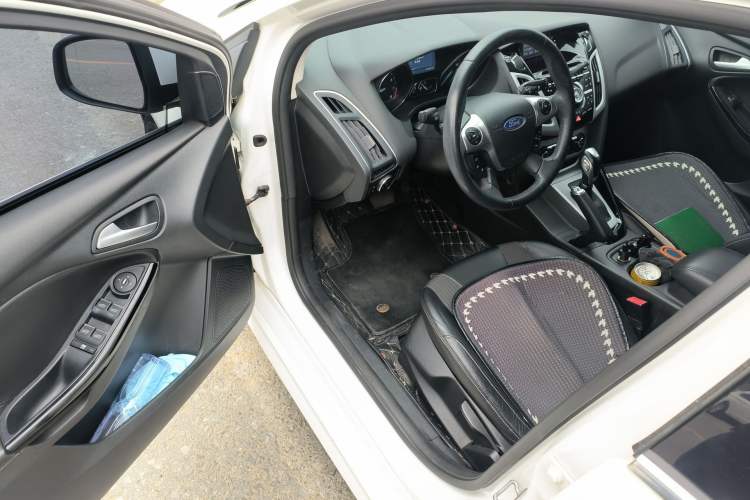 Used Ford Focus 2012 Hatchback 2.0L Automatic Luxury Sport Model Driver Seat