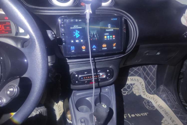 Used smart fortwo 2015 1.0L 52 kW hardtop Dynamic version