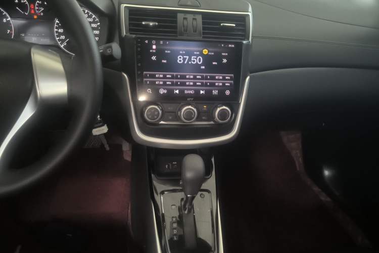 Used Nissan Tiida 2021 1.6L CVT Cool Edition Audio And AC Panel