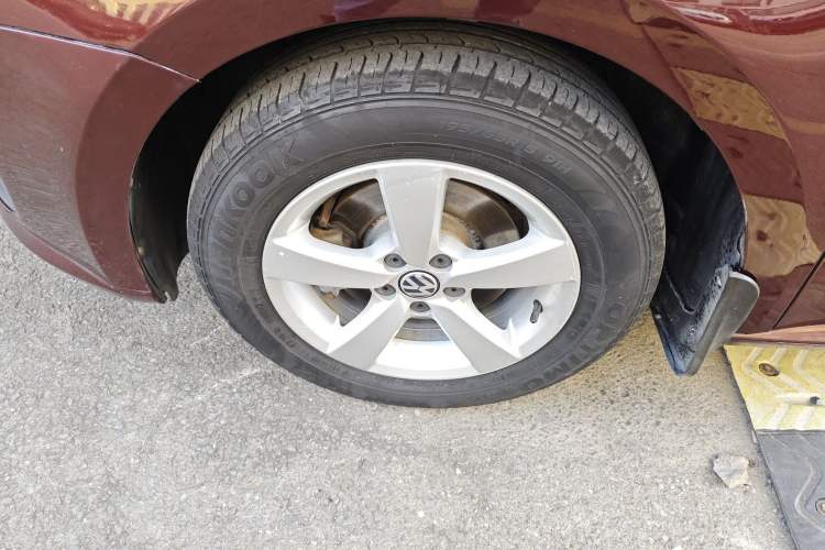 Used Volkswagen Lavida 2013 Revised Classic 1.6L Automatic Fashion Edition