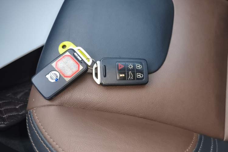 Used Volvo XC60 2017 T5 AWD Smart Drive Edition Vehicle Key