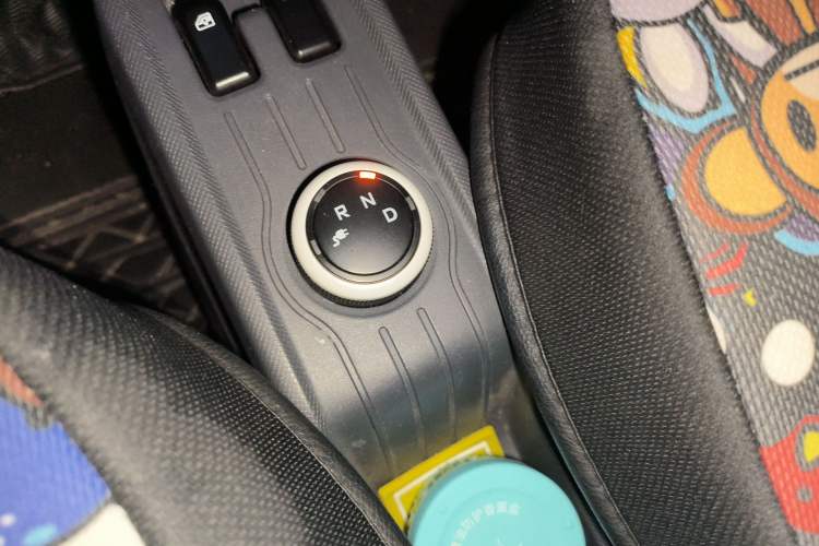 Used Wuling Hongguang MINIEV 2021 Macaron Premium Model – Lithium Iron Phosphate Gear Lever