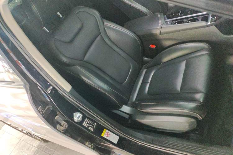 Used Bestune B70 2023 Third Generation 1.5T Automatic Enjoyment Version Right Front Seat