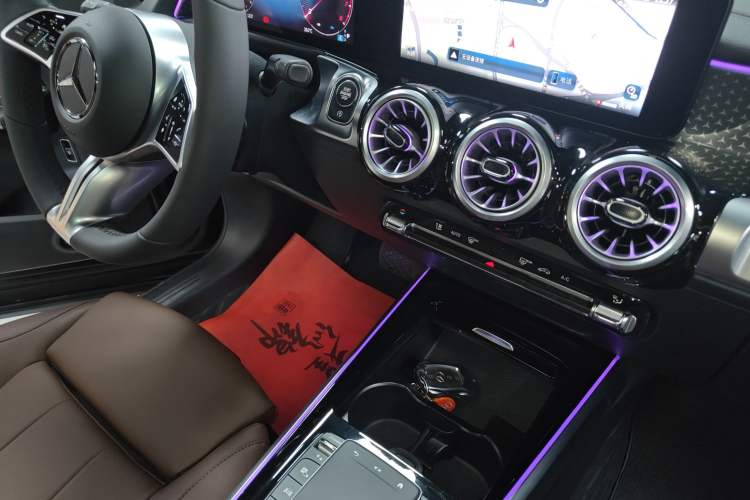 Used Mercedes-Benz GLB 2024 GLB 220 Dynamic Edition Gear Lever