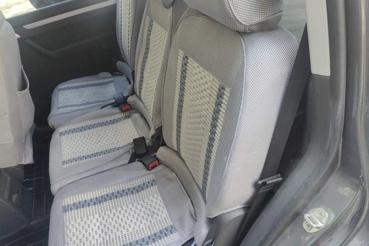 Used Volkswagen Touran 2015 1.4T Manual Fashion Edition 5-Seater Left Rear Seat