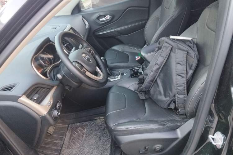 Used Jeep Cherokee 2017 2.4L Leading Smart Edition