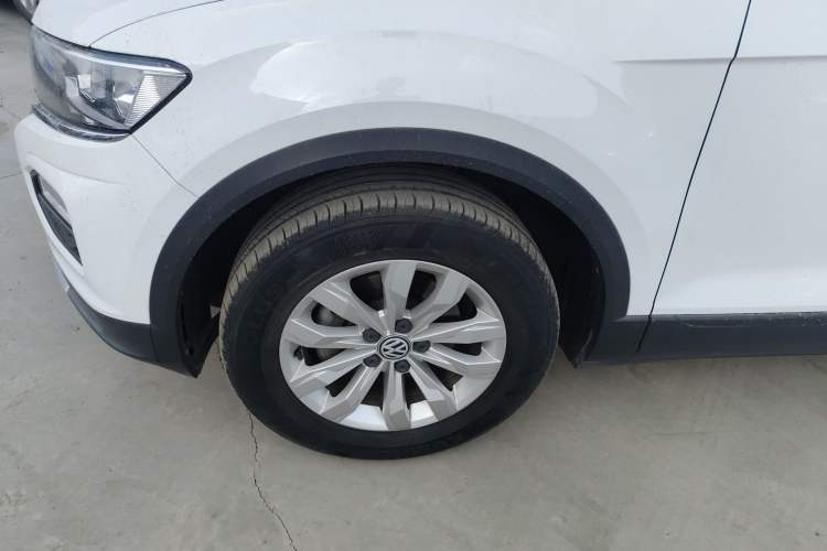 Used Volkswagen T-ROC 2019 230TSI DSG Two-Wheel Drive Fashion Edition China VI Standard Exterior 4