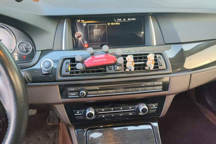 Used BMW 5 Series 2014 525Li Luxury Design Package Audio And AC Panel