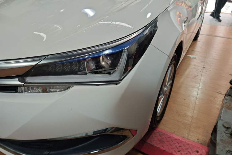 Used Toyota Corolla 2016 Dual-Engine 1.8L E-CVT Pioneer Edition Left Front Headlight