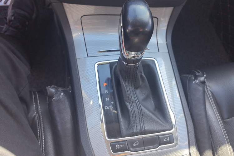 Used Roewe RX5 2016 30T Two-Wheel Drive Automatic Internet Smart Edition