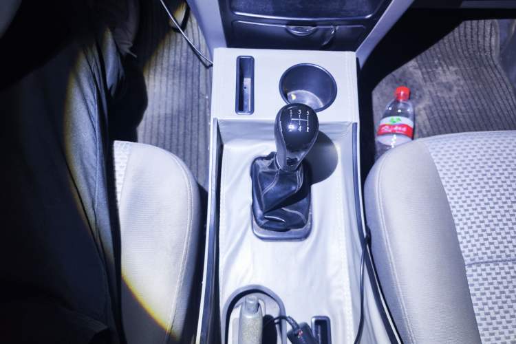 Used Dongfeng Shuaike 2013 Facelift 1.5L Manual Luxury 7-Seater China IV Standard