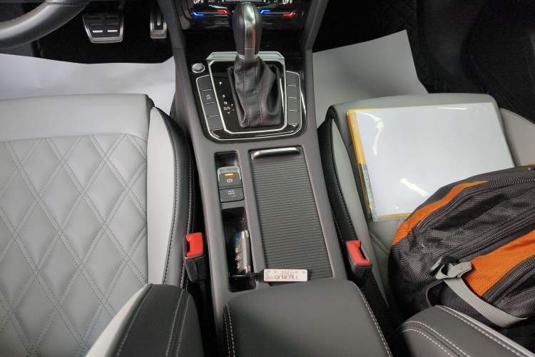 Used Volkswagen Magotan 2023 2 Million Units Limited Edition 330TSI DSG Leading Version