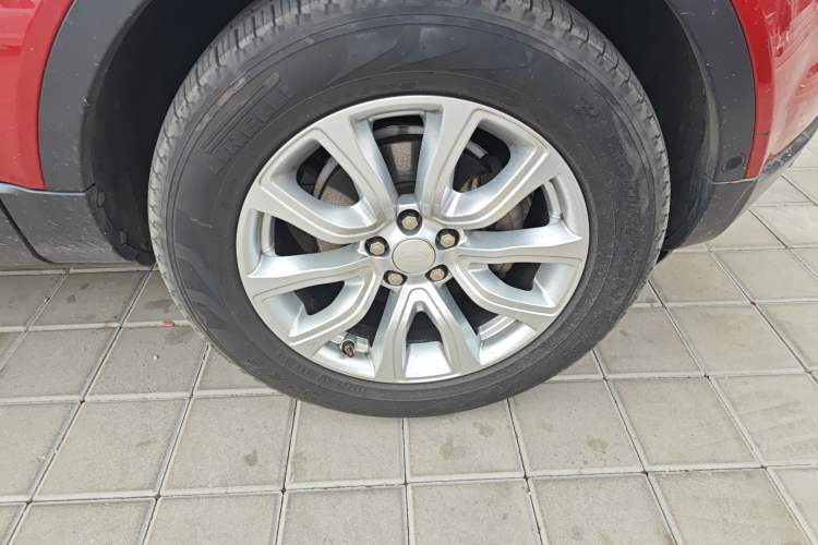 Used Land Rover Range Evoque 2013 2.0T 5-Door Yaozhen Edition Right Front Wheel Hub
