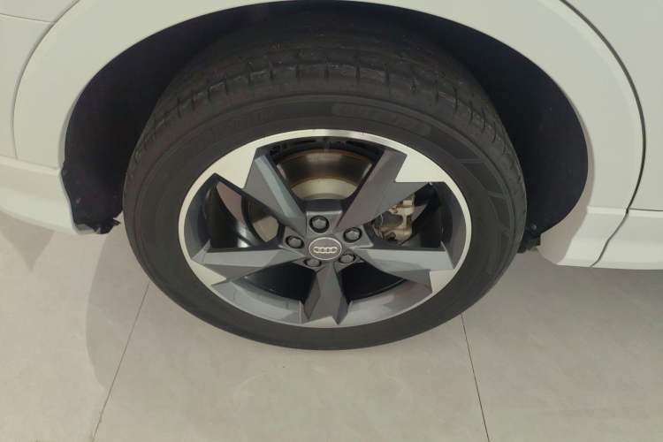 Used Audi Q3 2020 35 TFSI Fashion Dynamic Model Right Rear Wheel Hub