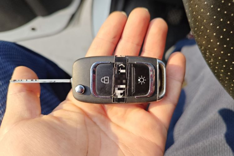 Used Jinbei Gold Hiace 2024 2.0L Travel Lion 5/6/7-Seater Central Air Conditioning