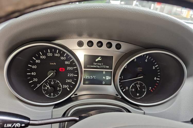 Used Mercedes-Benz M-Class 2010 ML 300 4MATIC Instrument Cluster