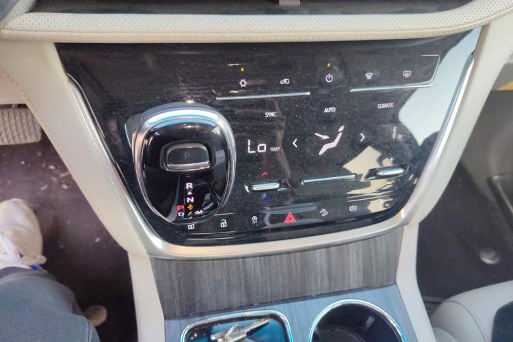 Used Buick GL8 2022 ES Landtrek 653T Comfort Edition