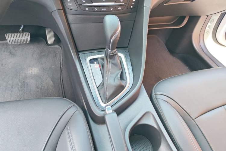 Used Buick Excelle GX 2019 18T Automatic Connected Elite Model China VI Standard Gear Lever