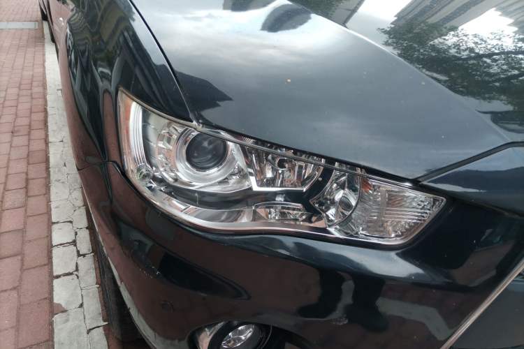 Used Mitsubishi Outlander 2010 Kinhui 2.4 Fashion Edition Right Front Headlight