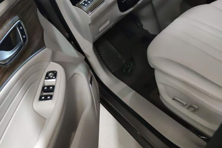 Used Roewe iMAX8 New Energy 2025 1.5T DMH Lu Zun Deluxe Edition
