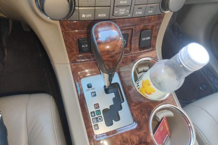 Used Toyota Highlander 2009 2.7L Two-Wheel Drive 7-Seater Luxury Edition
