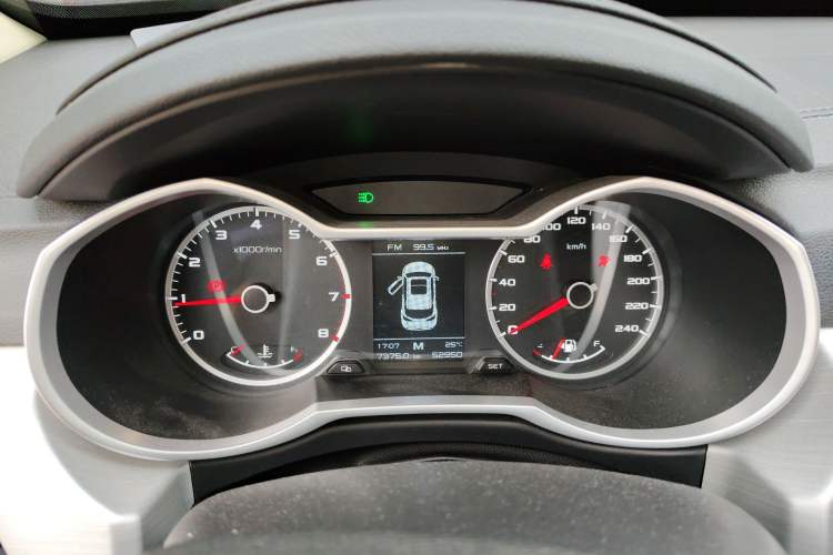 Used Geely Auto Emgrand X7 Sport 2016 2.0L Manual ZhiShang Version Instrument Cluster