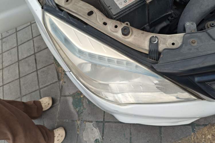 Used HYOSOW H2 2016 H2E 1.5L Fashion Model BJ415B Right Front Headlight