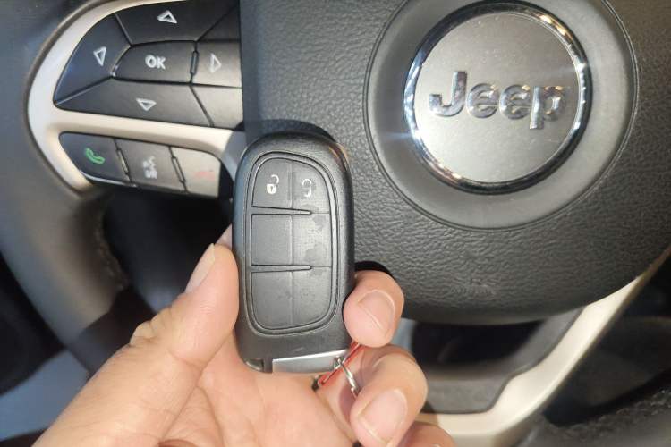 Used Jeep Cherokee 2017 2.4L Leading Smart Edition