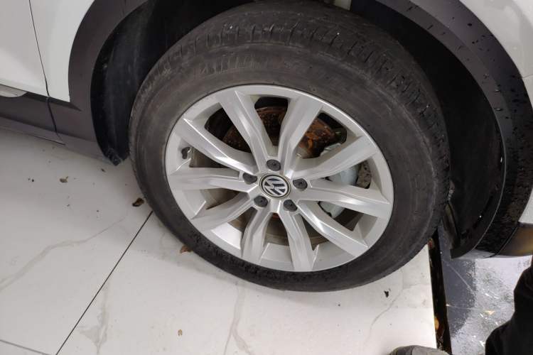 Used Volkswagen T-ROC 2018 230TSI DSG Two-Wheel Drive Advanced Version China V Standard Right Front Wheel Hub