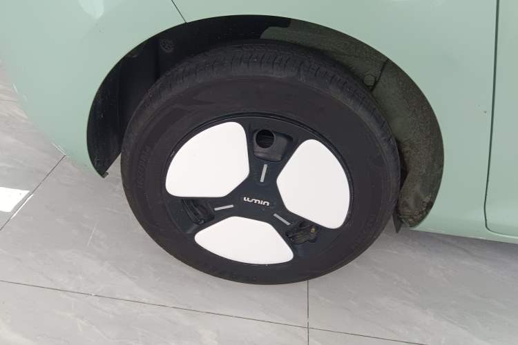 Used CHANGAN NEVO Lumin 2022 155 km – Refreshingly Sweet Edition Right Rear Wheel Hub