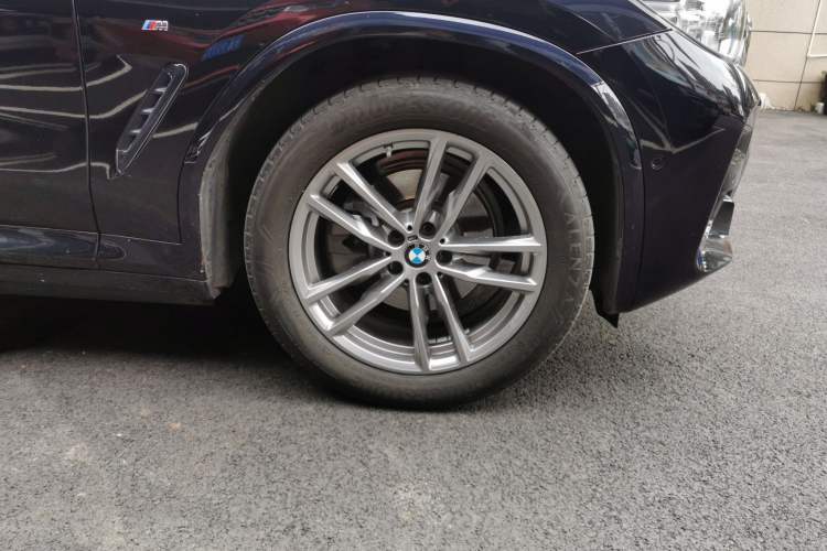 Used BMW X3 2020 xDrive25i M Sport Package Right Front Wheel Hub