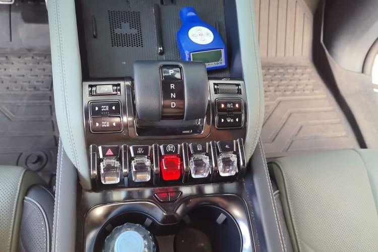 Used Formula Leopard 5 2023 Navigator Edition Gear Lever