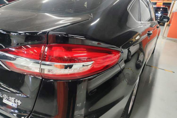 Used Ford Mondeo 2020 EcoBoost 180 Stylish Model Exterior 3