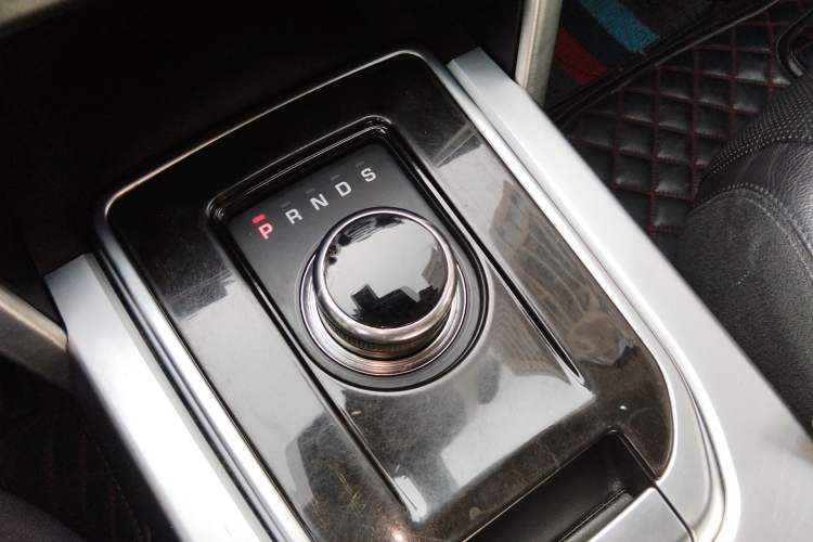 Used Land Rover Discovery Sport 2017 2.0T HSE Gear Lever