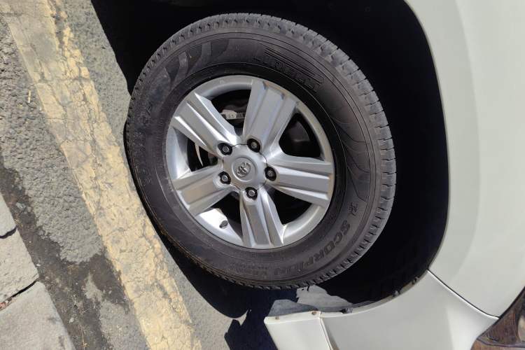 Used Toyota Land Cruiser  Right Front Wheel Hub