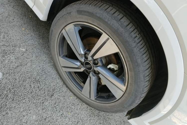 Used Audi Q2L 2022 35 TFSI Luxury Dynamic Edition Right Front Wheel Hub