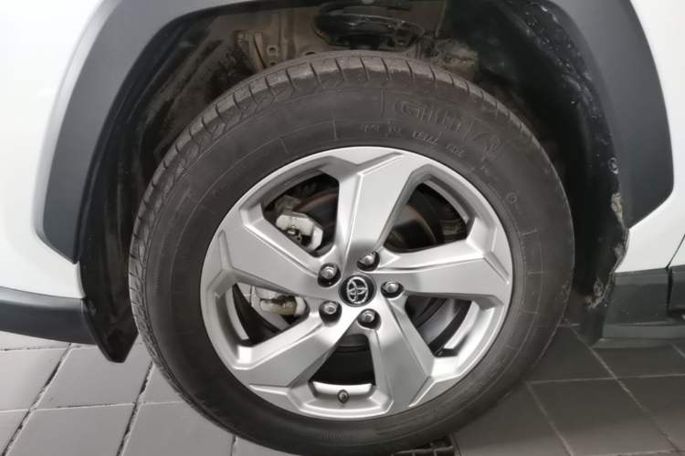 Used Toyota RAV4 2021 2.0L CVT 4x4 Trend Edition

