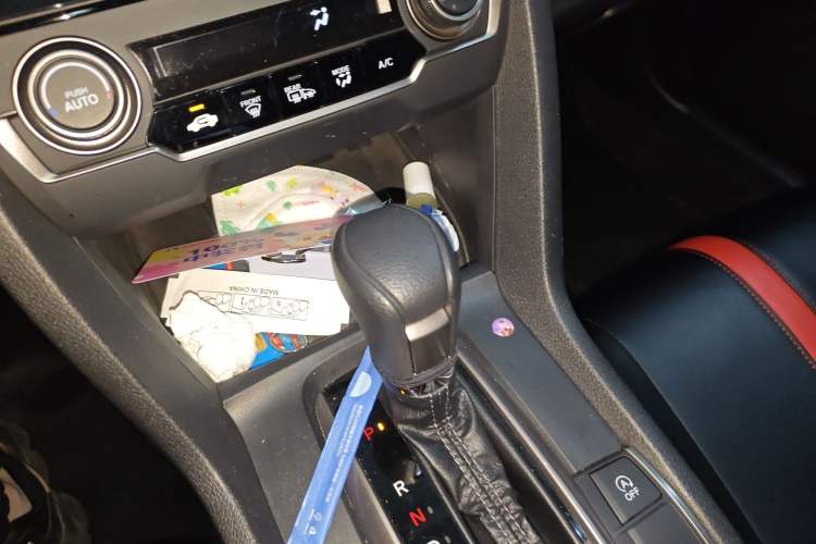Used Honda Civic 2021 HATCHBACK 220TURBO CVT Trendy Cool Edition Gear Lever
