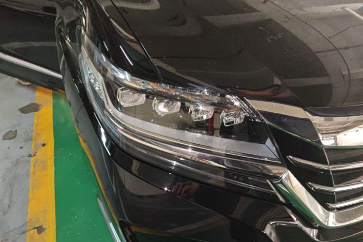 Used Honda Elysion 2016 2.4L Luxury Edition
