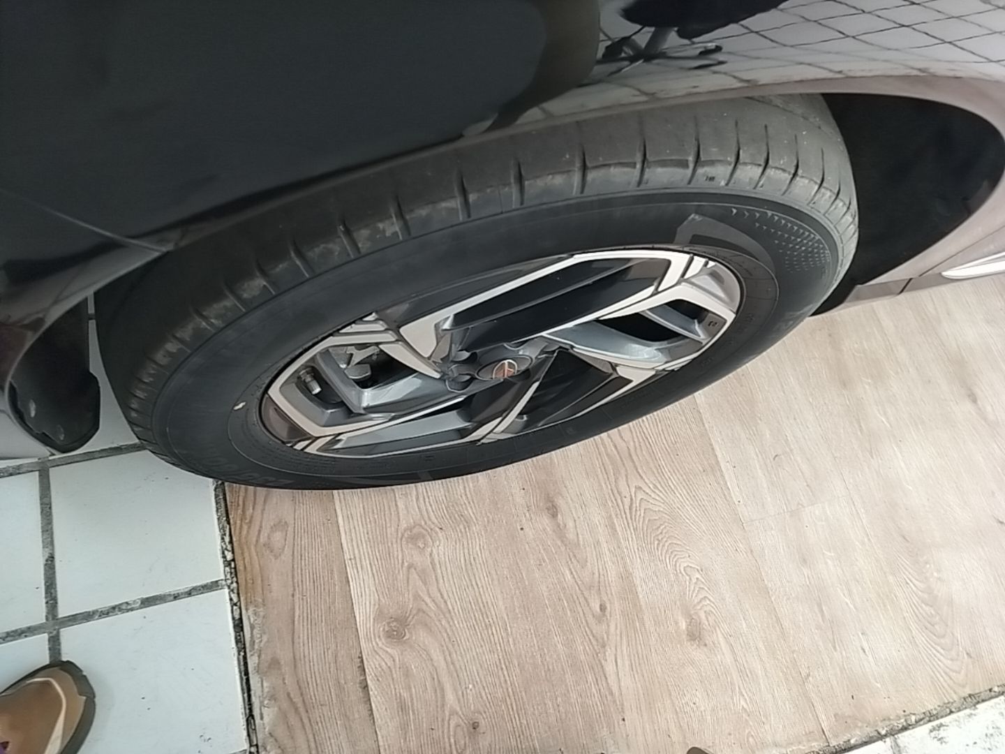 Hongqi HS3 2023 1.5T Two-Wheel Drive Shanwei Edition — снимка 10
