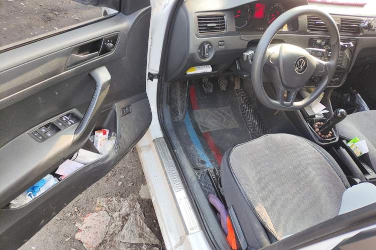 Used Volkswagen Santana 2016 1.6L Manual Fashion Edition Driver Seat