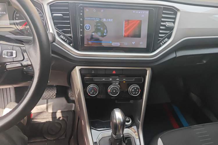 Used Volkswagen T-ROC 2018 280TSI DSG Two-Wheel Drive Advanced Version China V Emission Standard Audio And AC Panel
