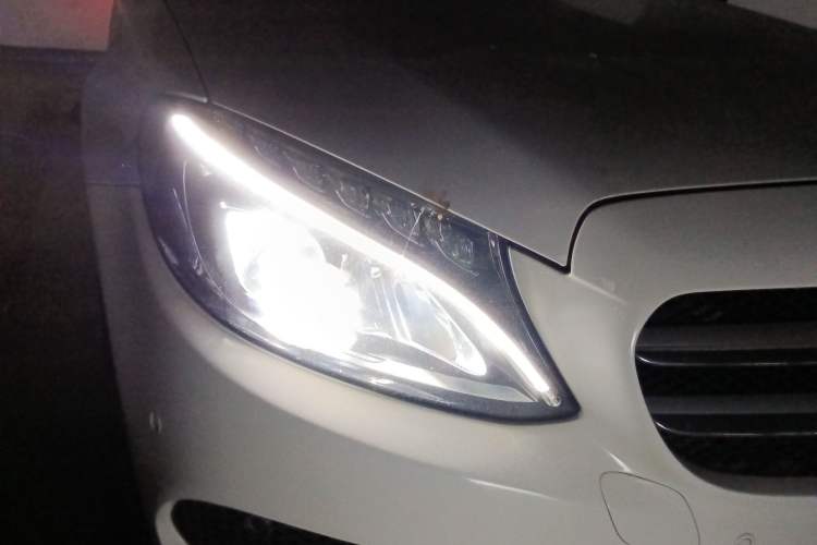 Used Mercedes-Benz C-Class 2015 Revised C 200 L Sport Edition Right Front Headlight