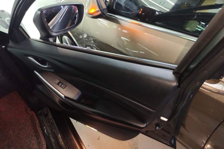 Used Mazda Atenza 2014 2.0L Blue Sky Luxury Edition